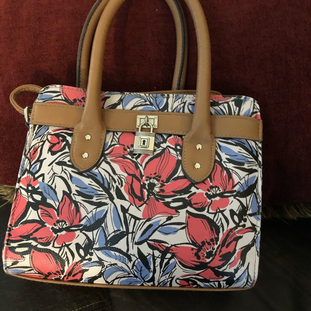 Purses - Picture 4 of 7